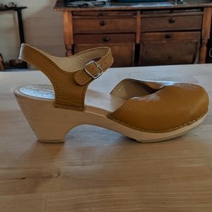 Maguba Clogs, Mustard Yellow